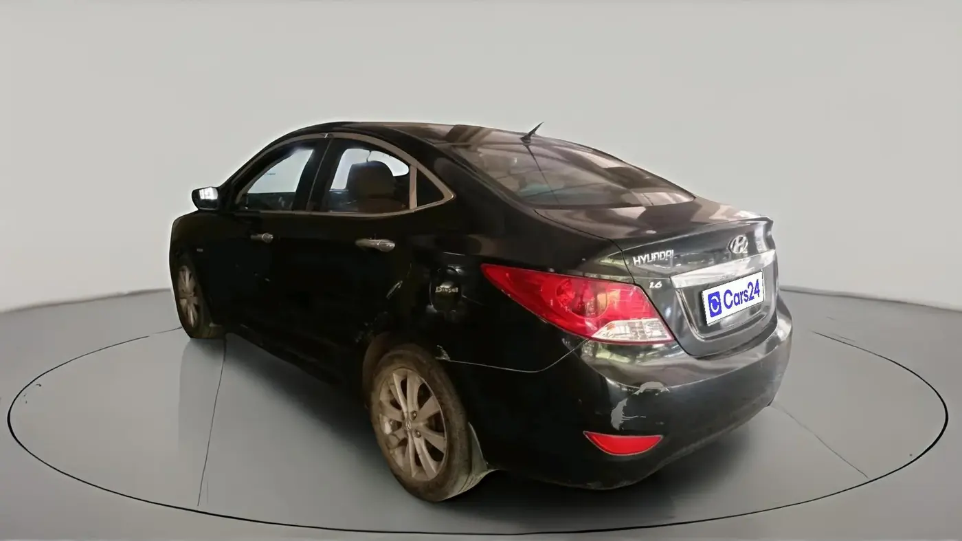 2011 Hyundai Verna FLUIDIC 1.6 CRDI SX, Diesel, Manual, 1,80,939 km, exterior