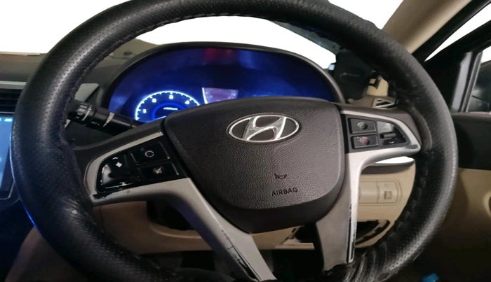 2011 Hyundai Verna FLUIDIC 1.6 CRDI SX, Diesel, Manual, 1,80,939 km, interior