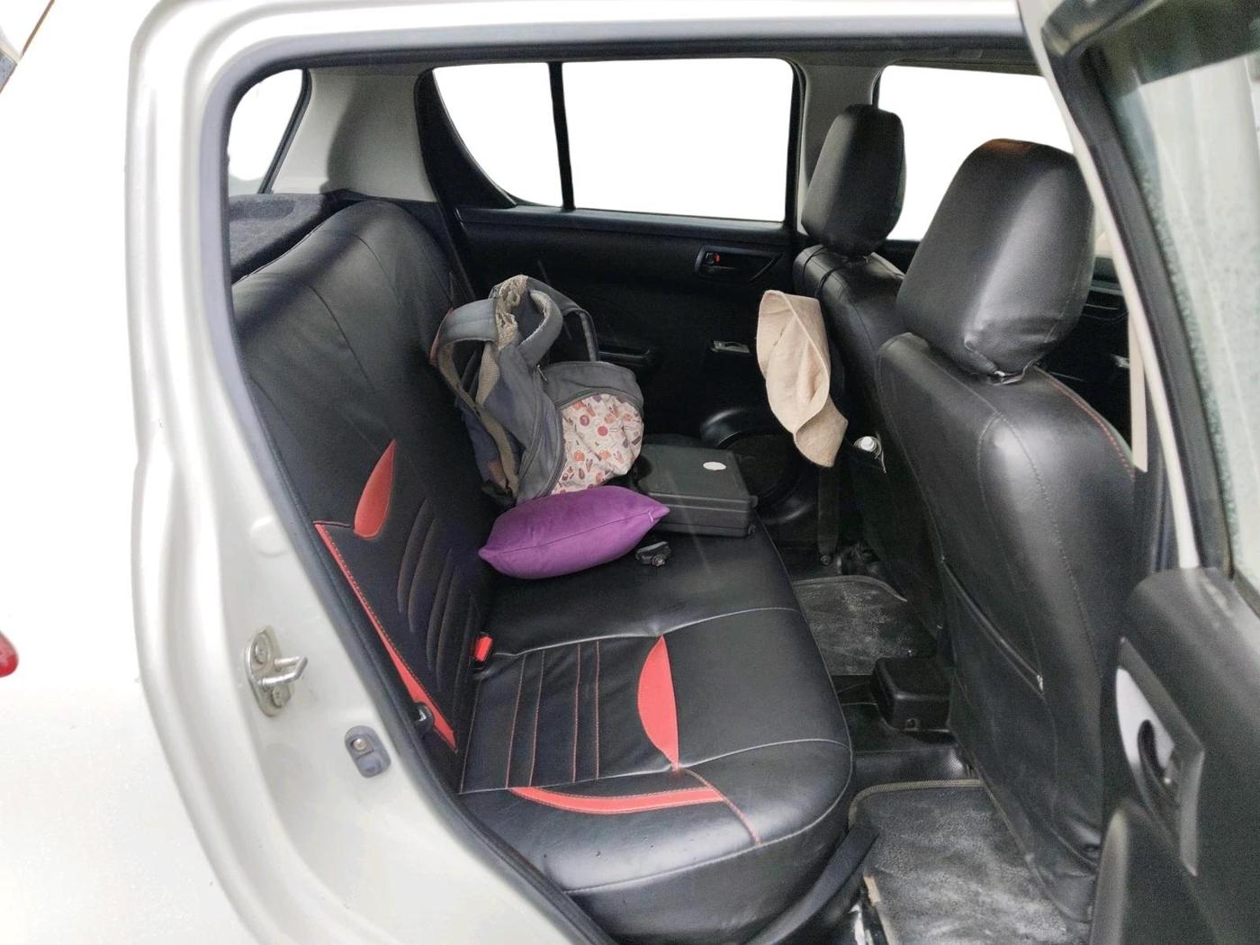 2014 Maruti Swift LXI, Petrol, Manual, 73,891 km, interior