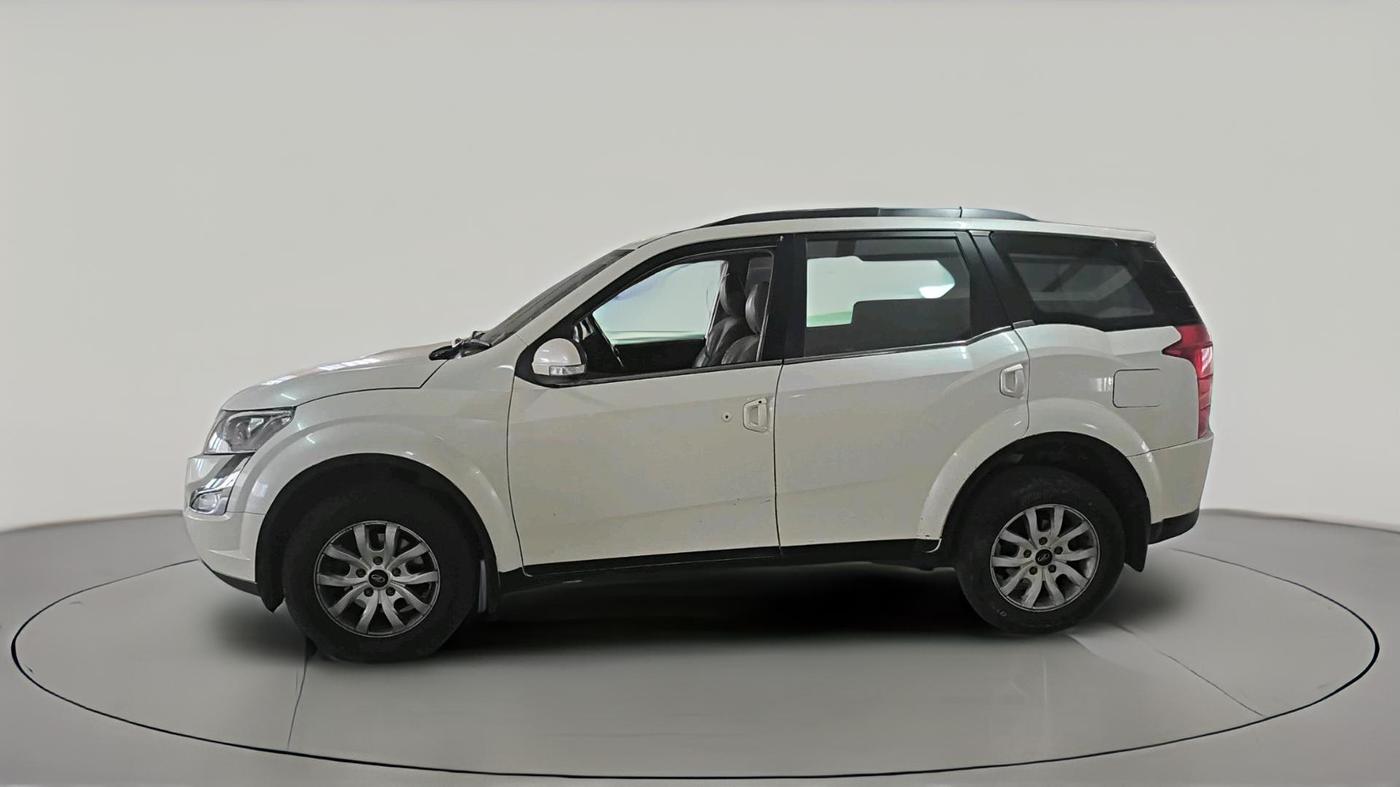 2017 Mahindra XUV500 W10, Diesel, Manual, 1,10,539 km, exterior