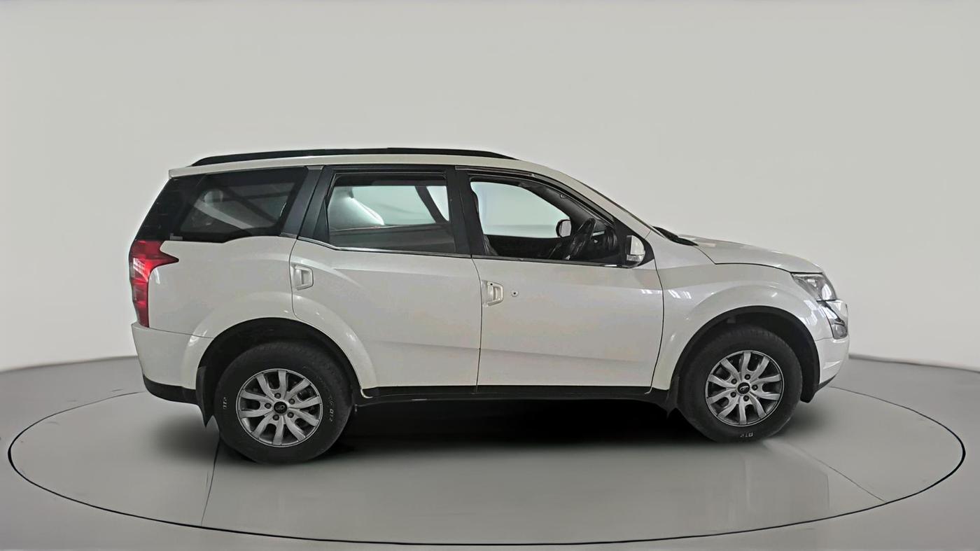 2017 Mahindra XUV500 W10, Diesel, Manual, 1,10,539 km, exterior