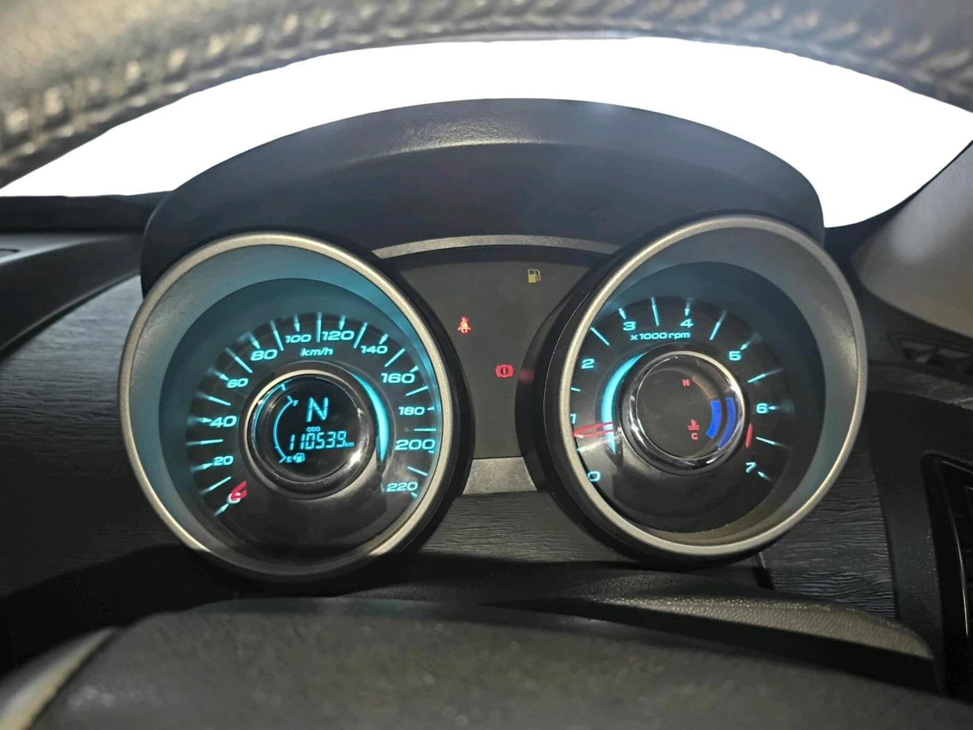 2017 Mahindra XUV500 W10, Diesel, Manual, 1,10,539 km, interior