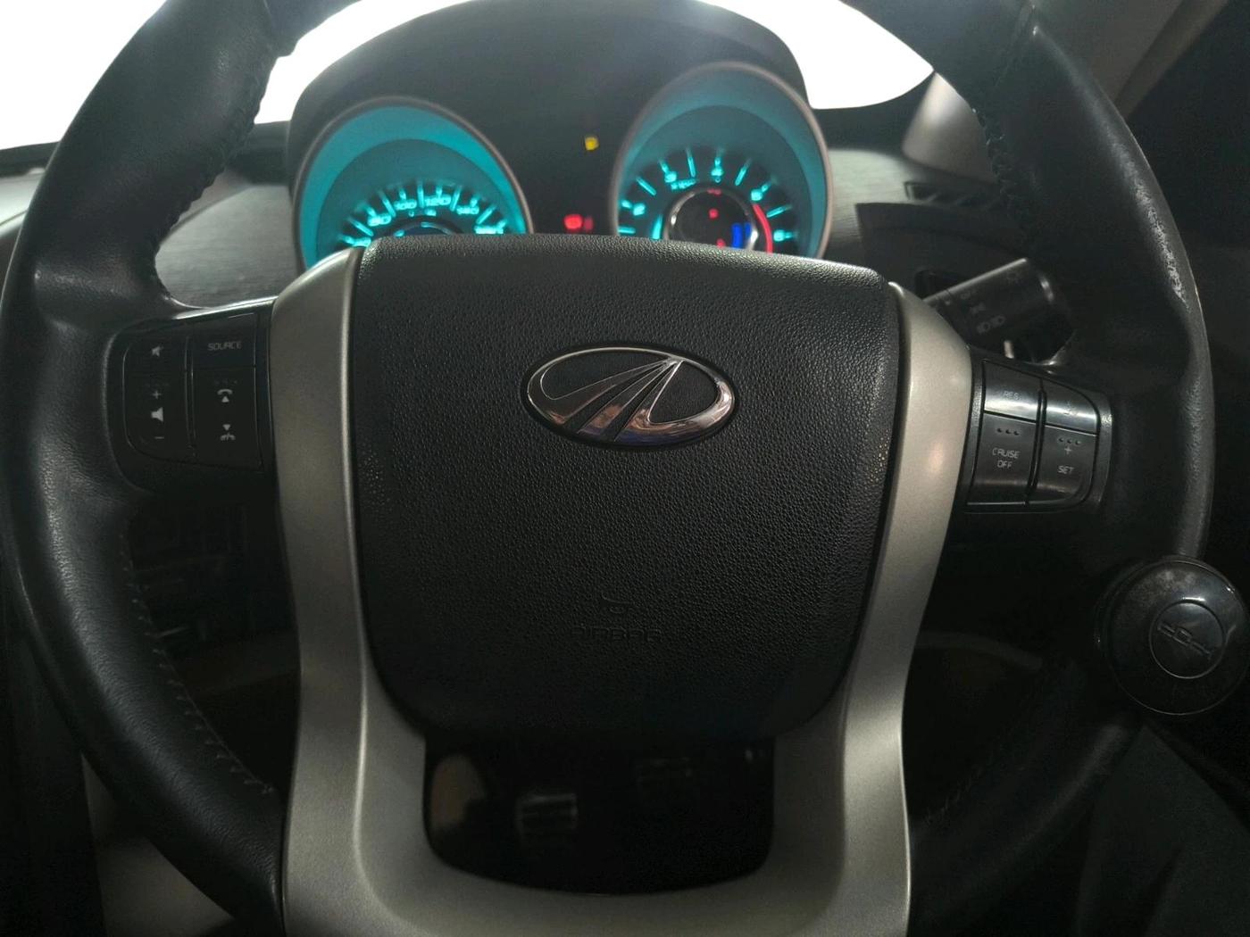 2017 Mahindra XUV500 W10, Diesel, Manual, 1,10,539 km, interior