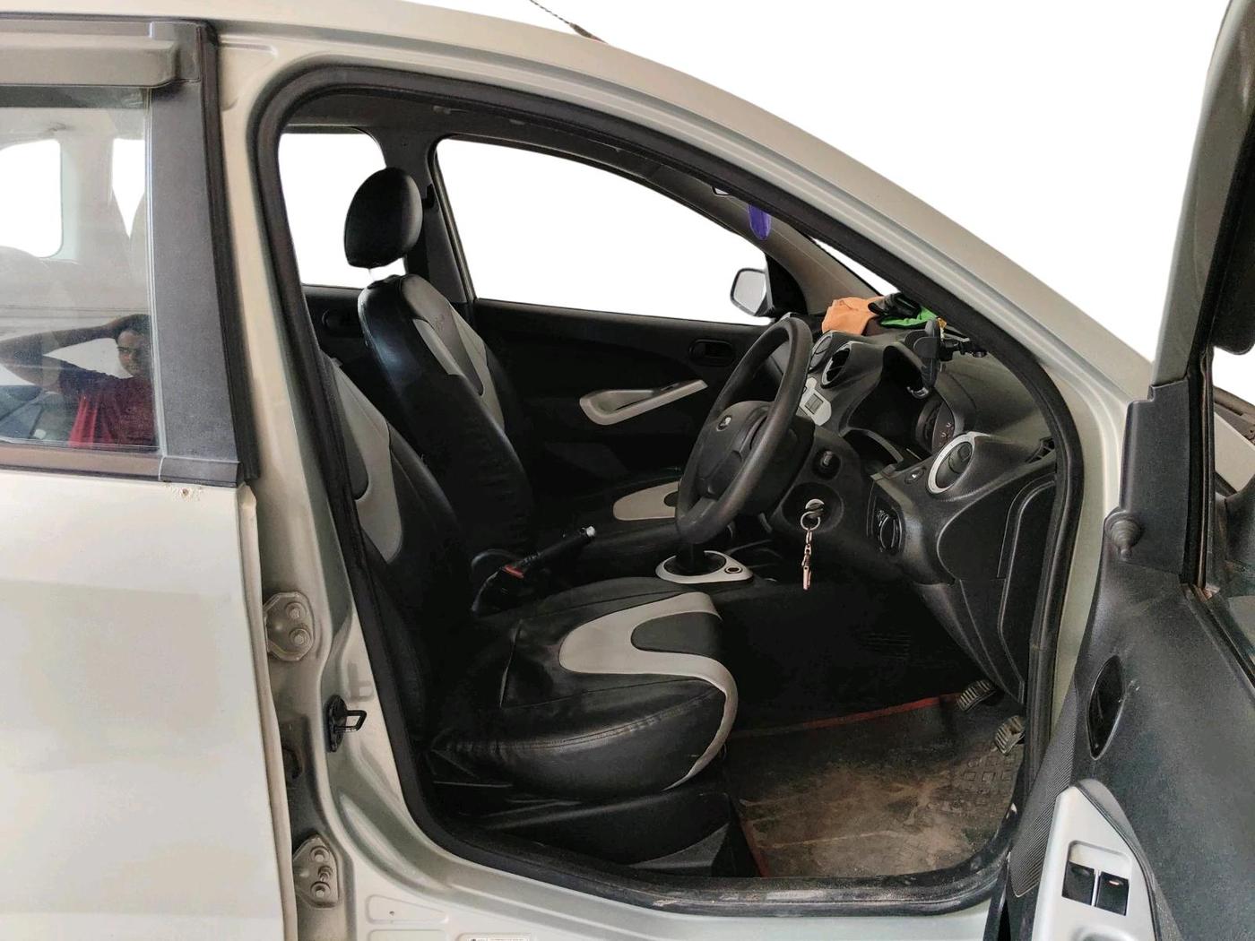 2013 Ford Figo ZXI 1.4 DIESEL, Diesel, Manual, 1,25,959 km, interior