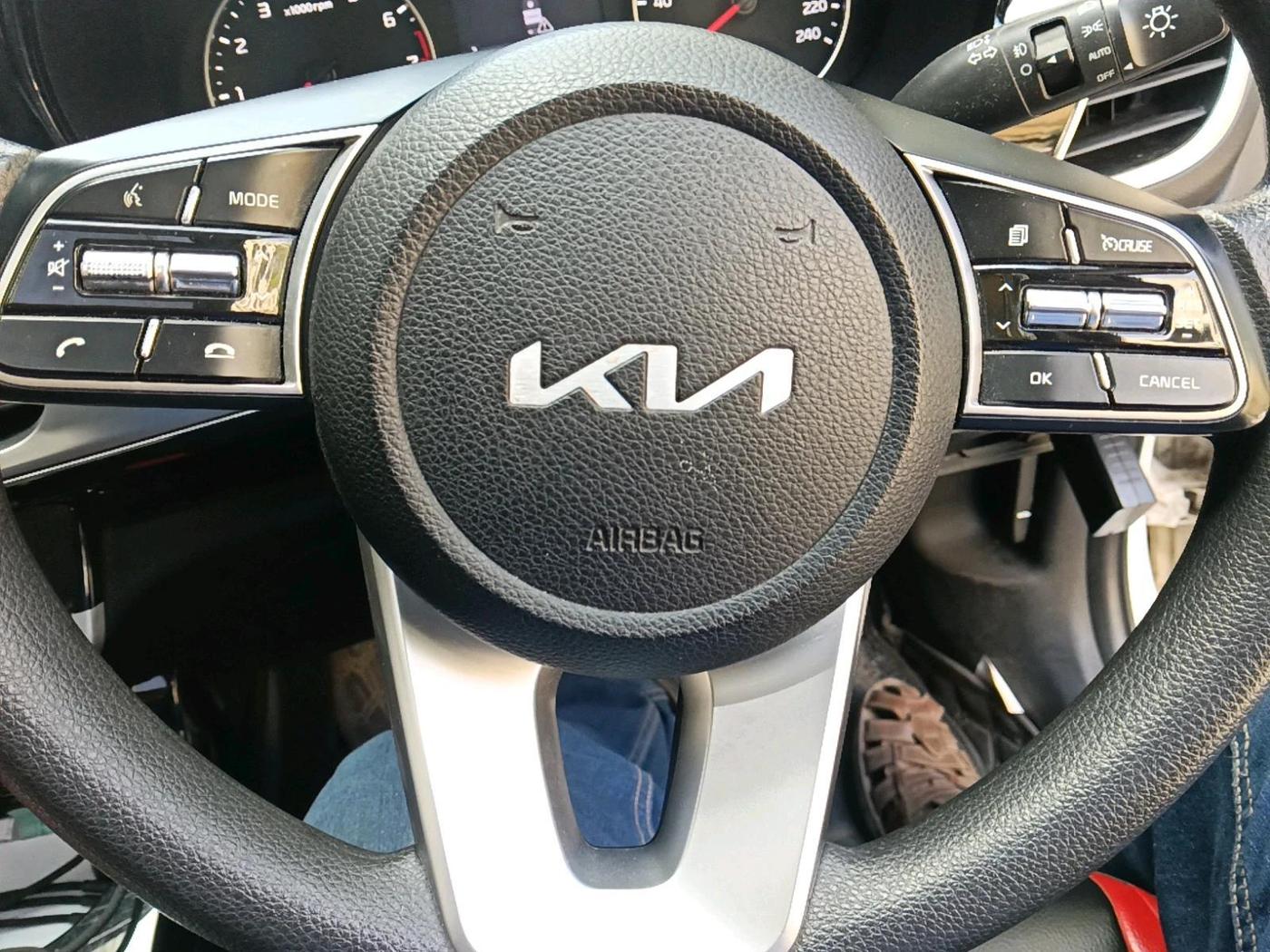 2021 KIA SELTOS HTK PLUS 1.5 IMT, Petrol, Manual, 33,000 km, interior