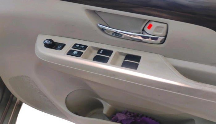 2019 Maruti Ertiga ZXI+ SHVS, Petrol, Manual, 57,041 km, interior