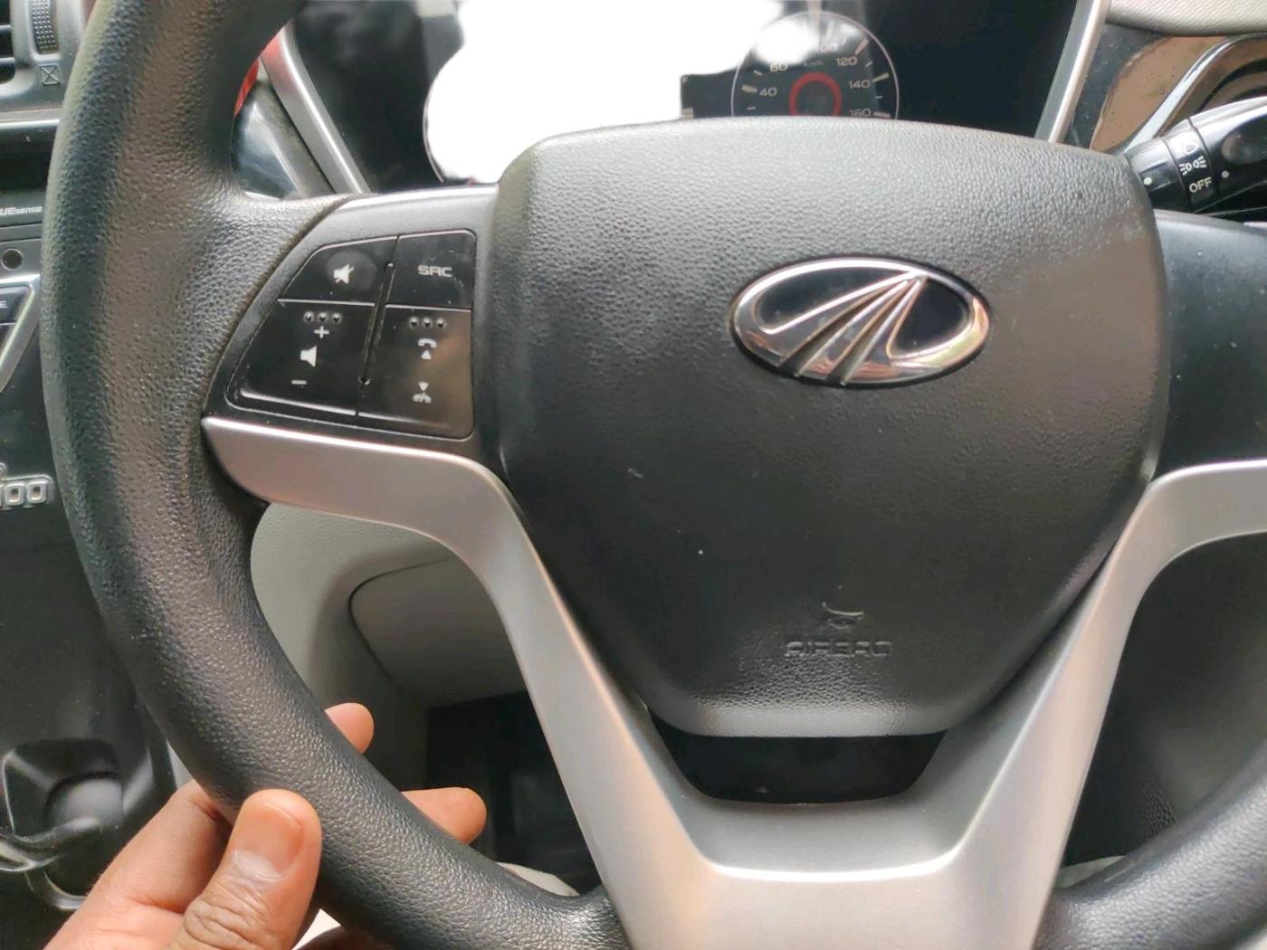 2016 Mahindra Kuv100 K8 6 STR, Petrol, Manual, 71,315 km, interior