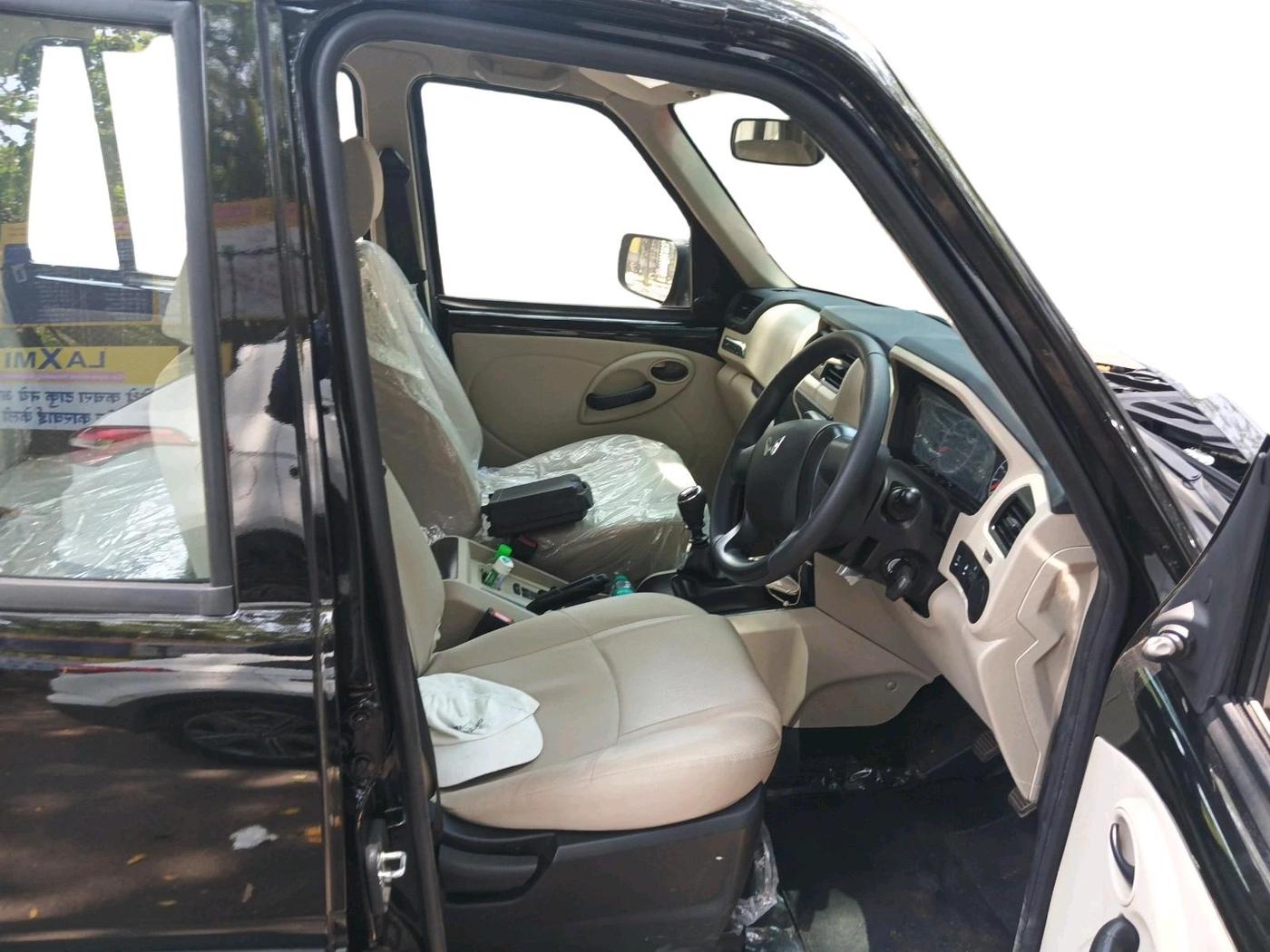 2026 Mahindra SCORPIO CLASSIC S 7STR, Diesel, Manual, 412 km, interior