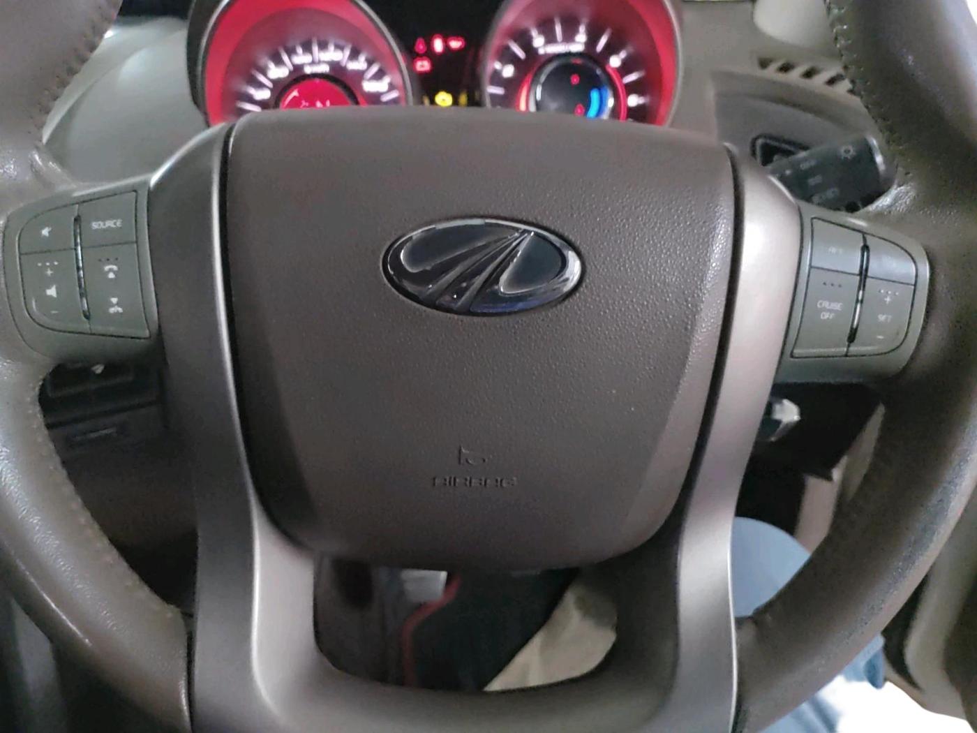 2012 Mahindra XUV500 W8, Diesel, Manual, 1,20,794 km, interior