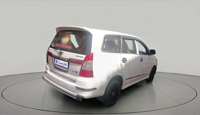 2016 Toyota Innova 2.5 GX 7 STR, Diesel, Manual, 1,36,340 km, exterior