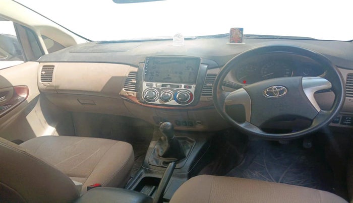 2016 Toyota Innova 2.5 GX 7 STR, Diesel, Manual, 1,36,340 km, interior