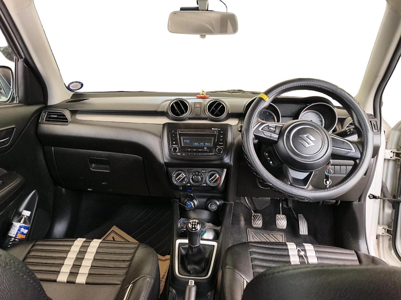 2020 Maruti Swift VXI, Petrol, Manual, 37,927 km, interior