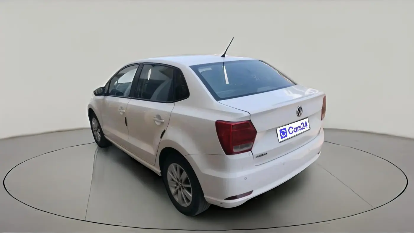 2016 Volkswagen Ameo HIGHLINE1.2L, CNG, Manual, 1,51,540 km, exterior