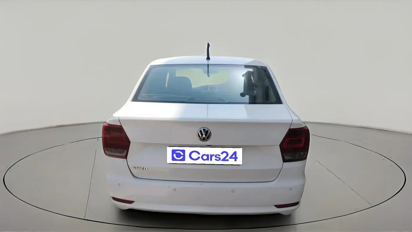 2016 Volkswagen Ameo HIGHLINE1.2L, CNG, Manual, 1,51,540 km, exterior