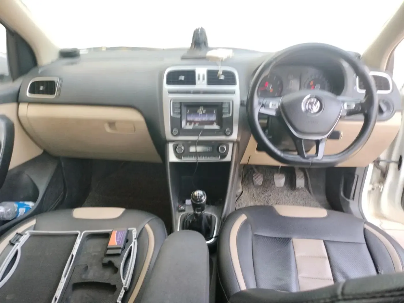 2016 Volkswagen Ameo HIGHLINE1.2L, CNG, Manual, 1,51,540 km, interior