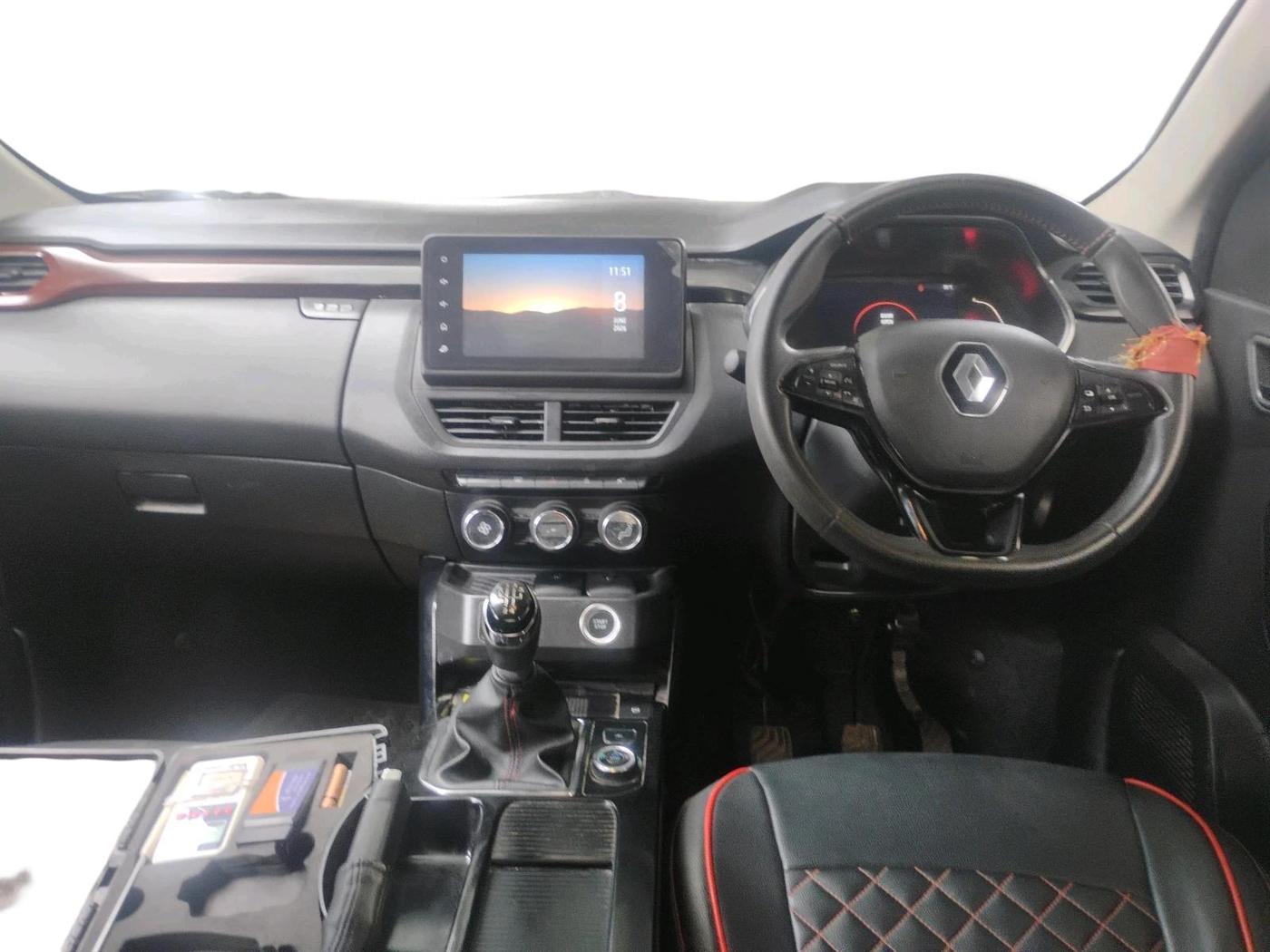 2023 Renault Kiger RXZ MT, Petrol, Manual, 15,854 km, interior