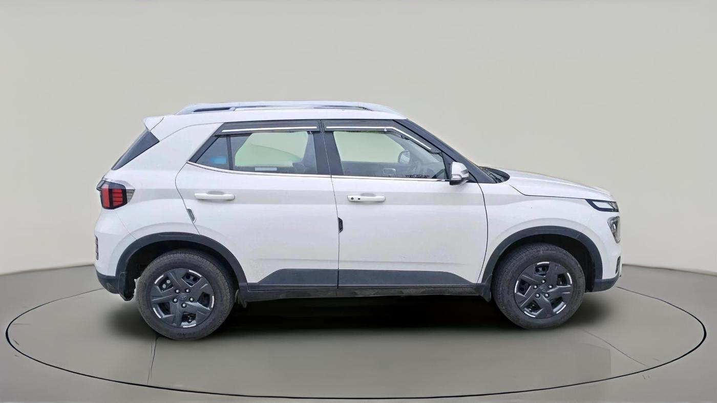 2023 Hyundai VENUE SX 1.2 PETROL, Petrol, Manual, 18,442 km, exterior