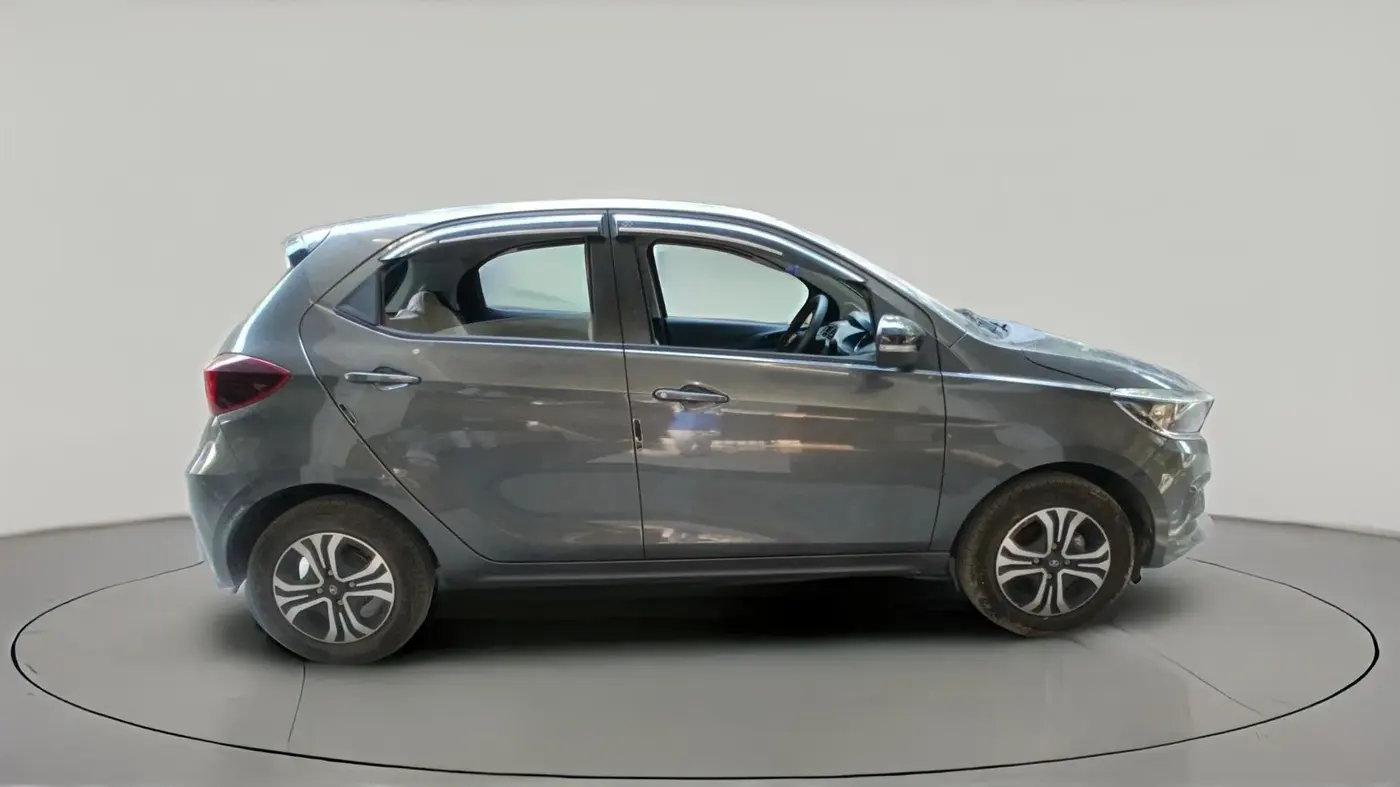 2024 Tata Tiago XTA PETROL, Petrol, Automatic, 6,954 km, exterior