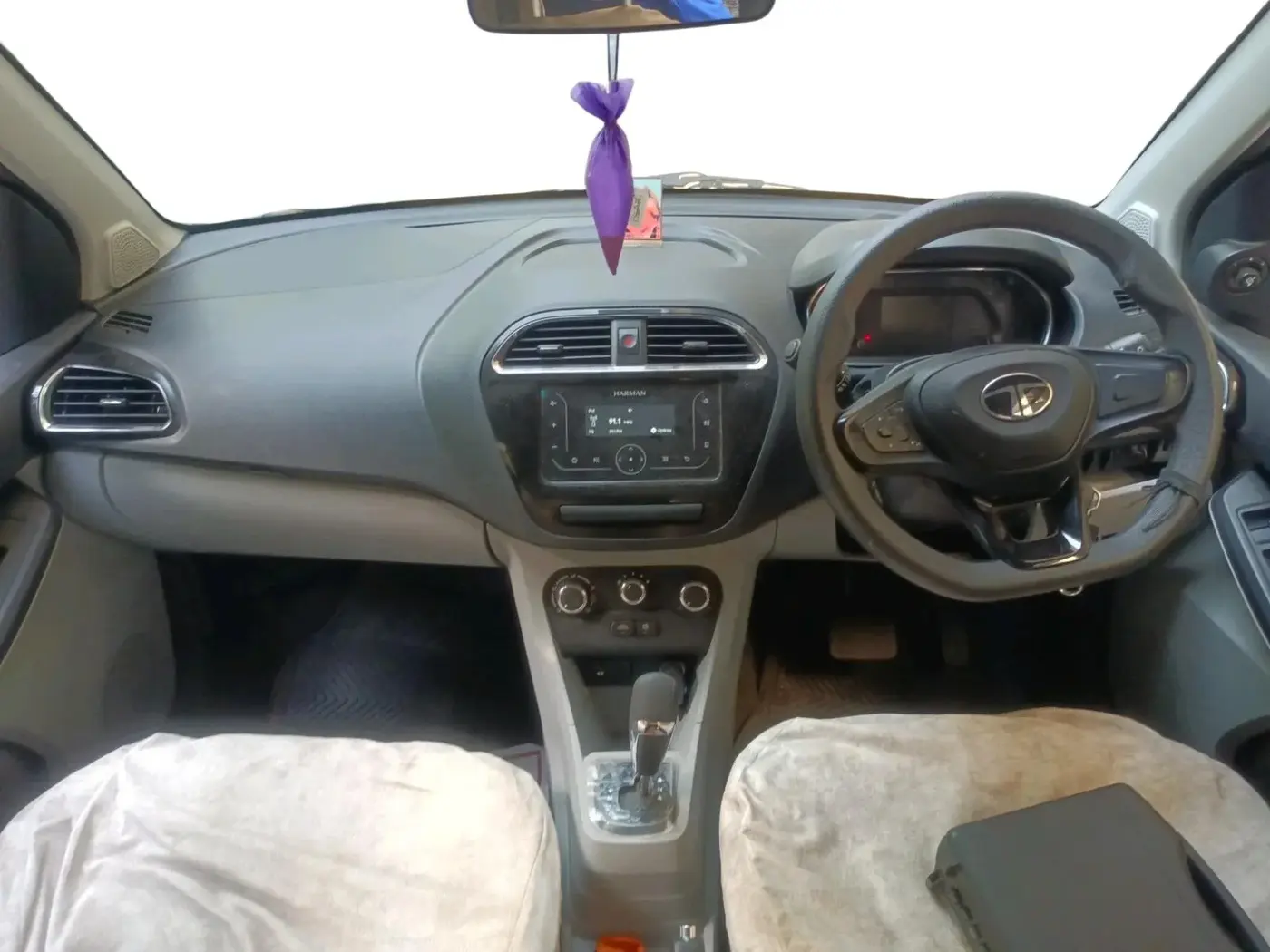 2024 Tata Tiago XTA PETROL, Petrol, Automatic, 6,954 km, interior
