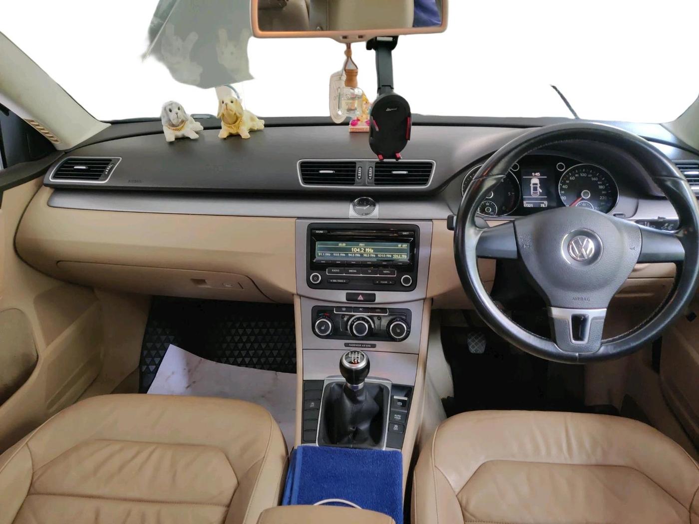 2012 Volkswagen Passat COMFORTLINE 2.0 TDI MT, Diesel, Manual, 87,321 km, interior