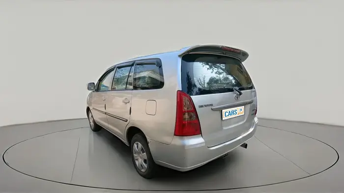 2008 Toyota Innova G4 2.5 8 STR, Diesel, Manual, 4,27,559 km, exterior