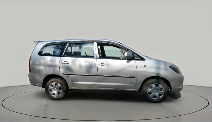 2008 Toyota Innova G4 2.5 8 STR, Diesel, Manual, 4,27,559 km, exterior