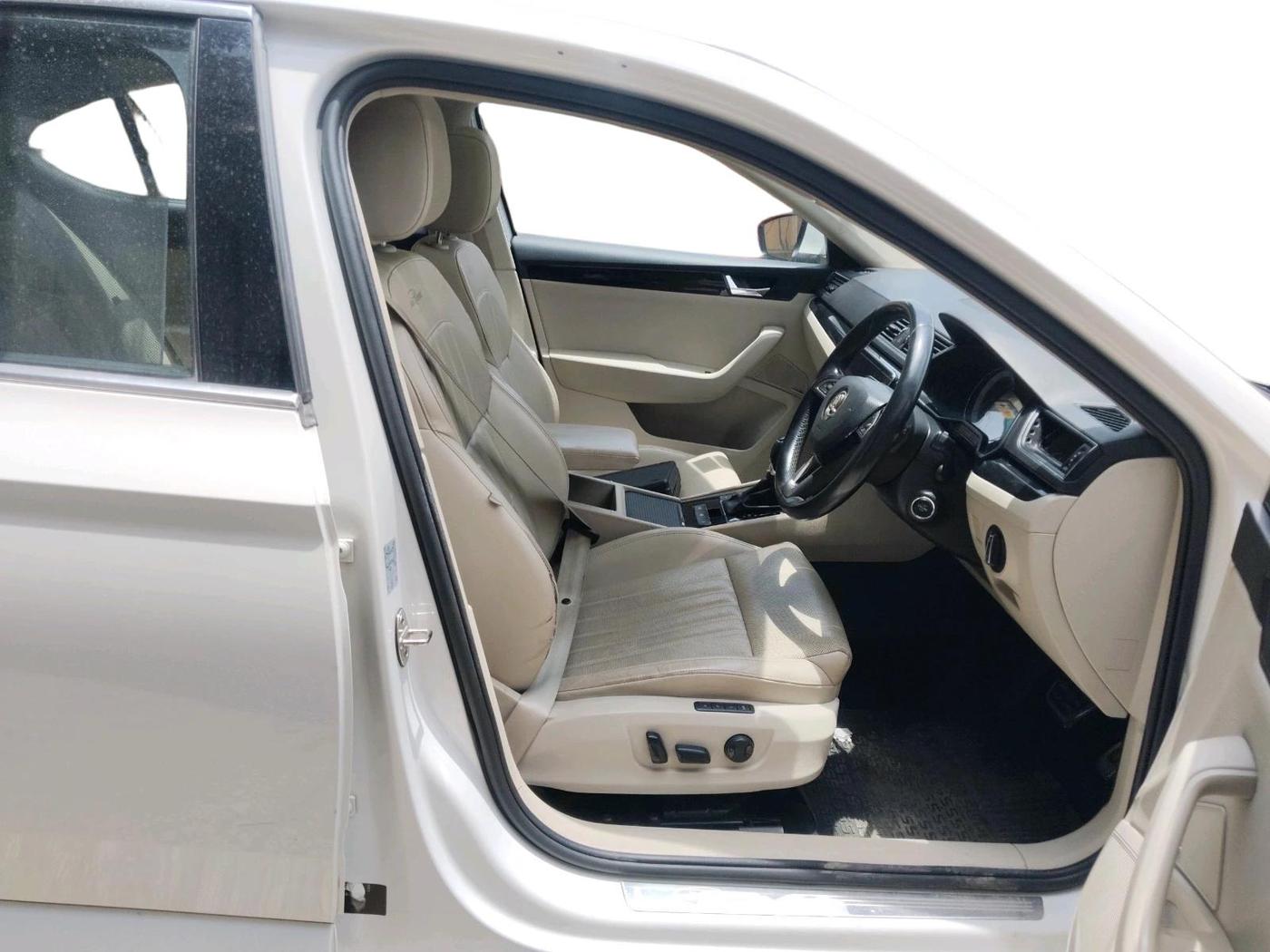 2019 Skoda Superb L&K 1.8 TSI AT, Petrol, Automatic, 53,725 km, interior