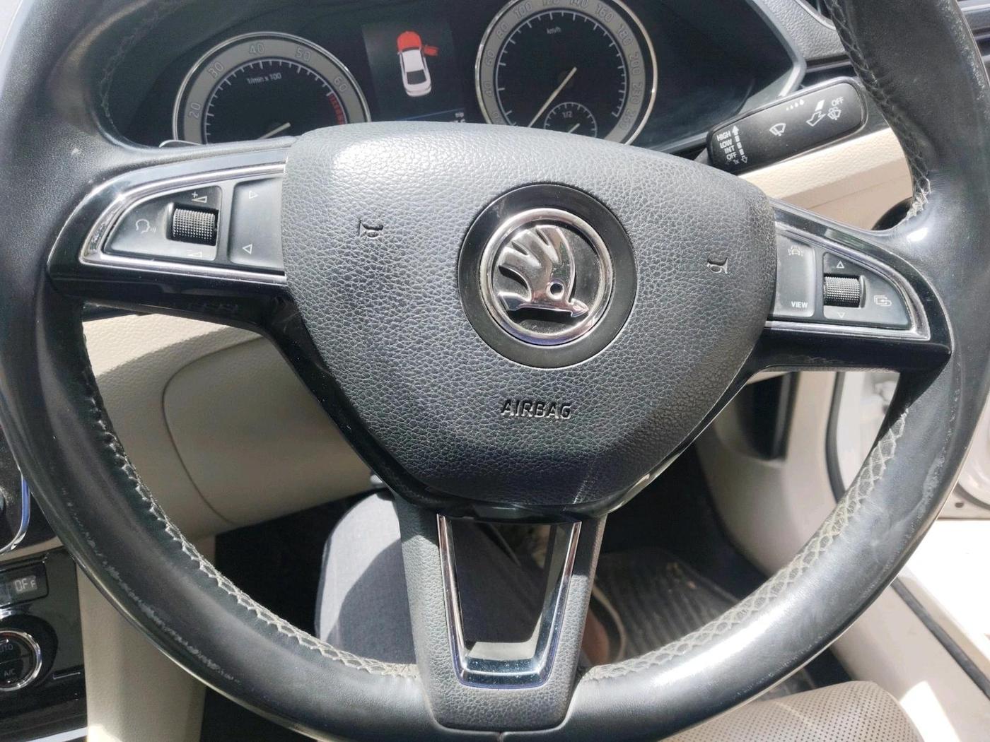 2019 Skoda Superb L&K 1.8 TSI AT, Petrol, Automatic, 53,725 km, interior