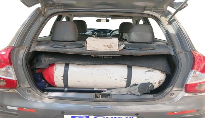 2013 Toyota Etios Liva G, CNG, Manual, 1,49,712 km, exterior