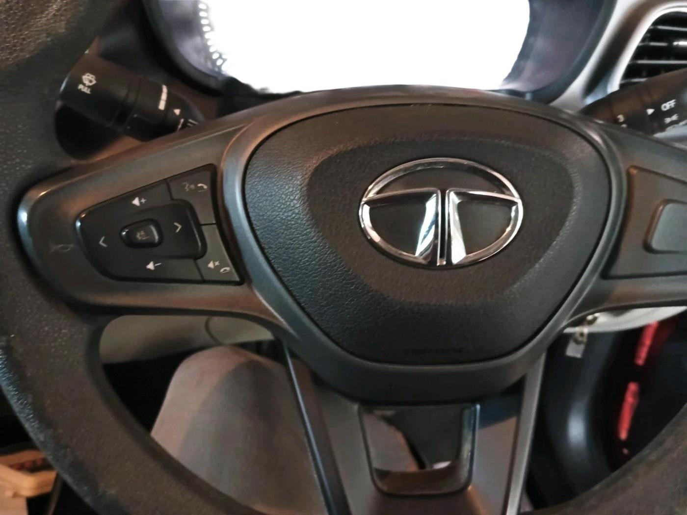 2021 Tata ALTROZ XM PLUS PETROL, Petrol, Manual, 16,227 km, interior