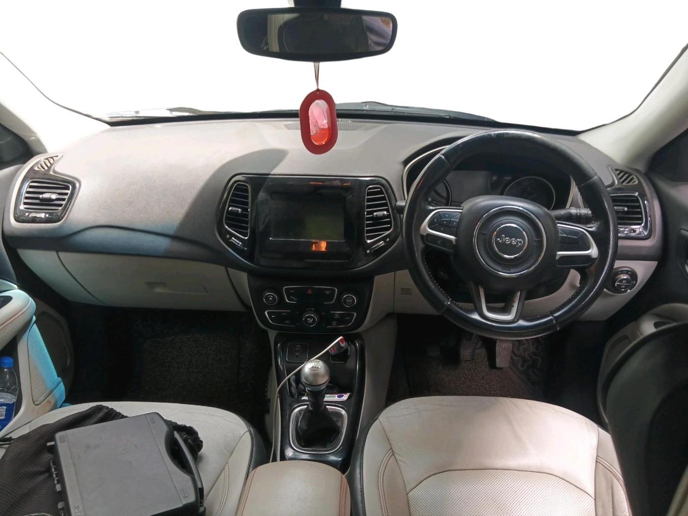 2017 Jeep Compass LIMITED 2.0 DIESEL, Diesel, Manual, 1,33,877 km, interior