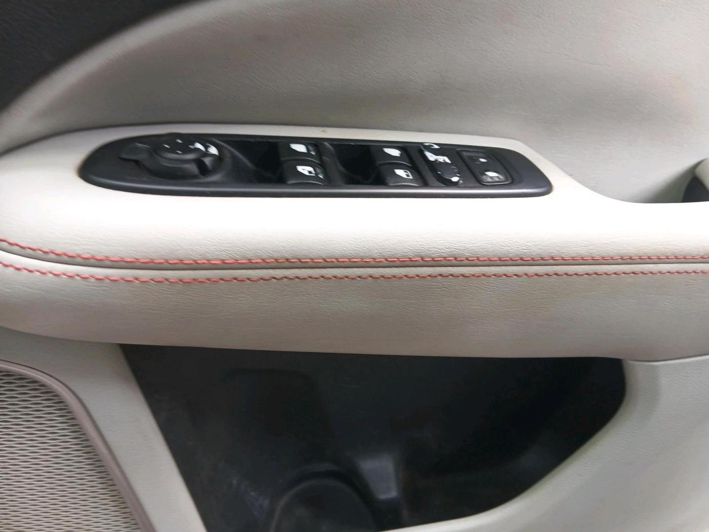 2017 Jeep Compass LIMITED 2.0 DIESEL, Diesel, Manual, 1,33,877 km, interior