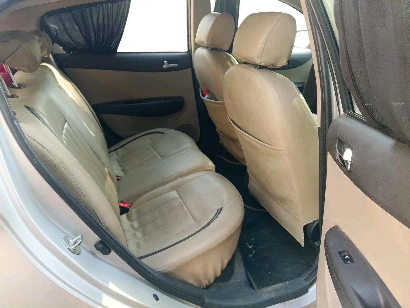 2013 Hyundai i20 SPORTZ 1.2, Petrol, Manual, 85,475 km, interior