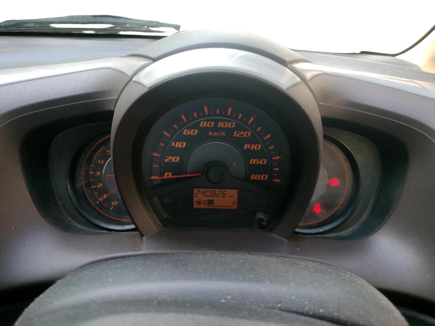 2013 Honda Amaze 1.5L I-DTEC S, Diesel, Manual, 2,40,826 km, interior