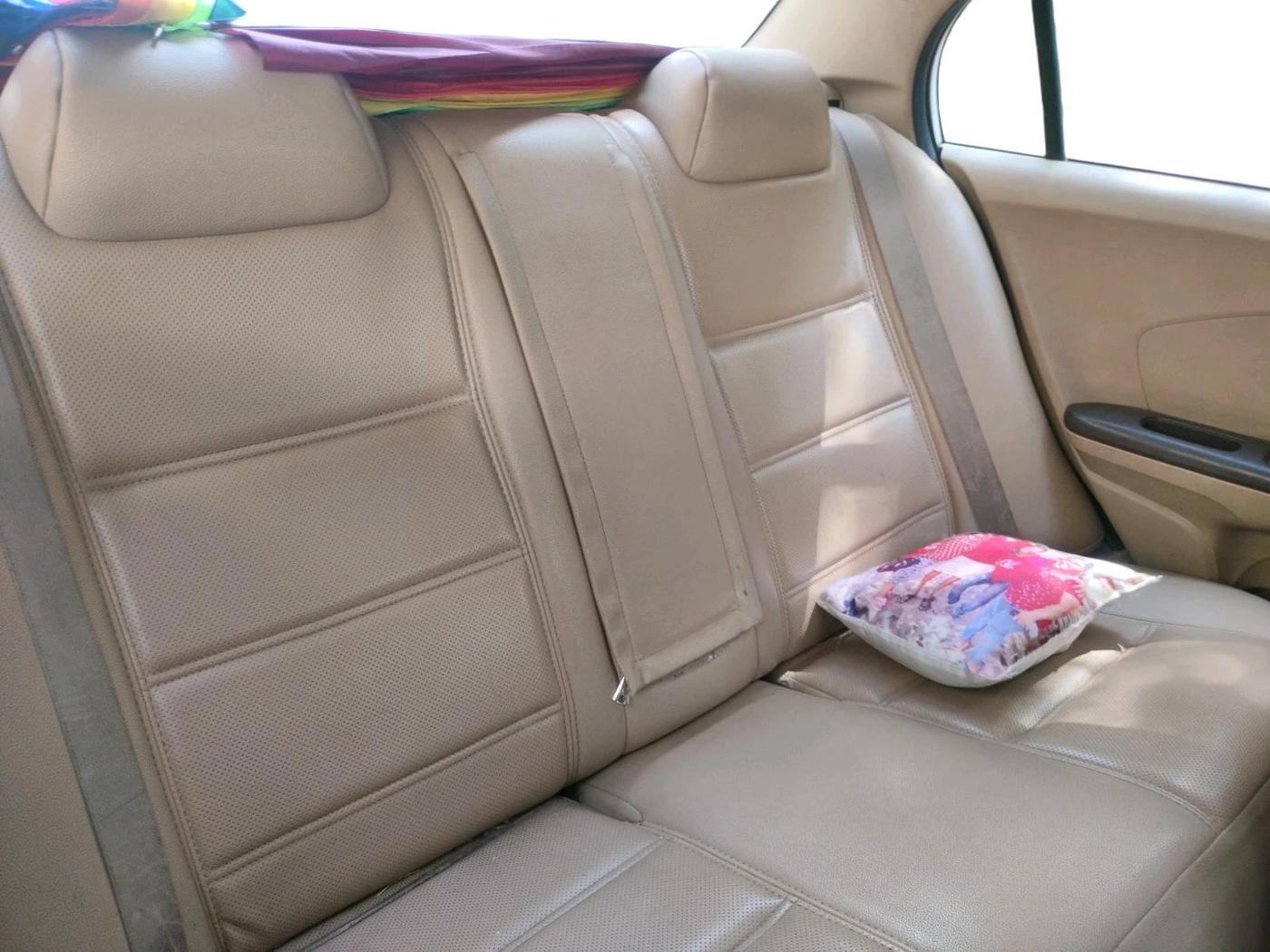 2013 Honda Amaze 1.5L I-DTEC S, Diesel, Manual, 2,40,826 km, interior