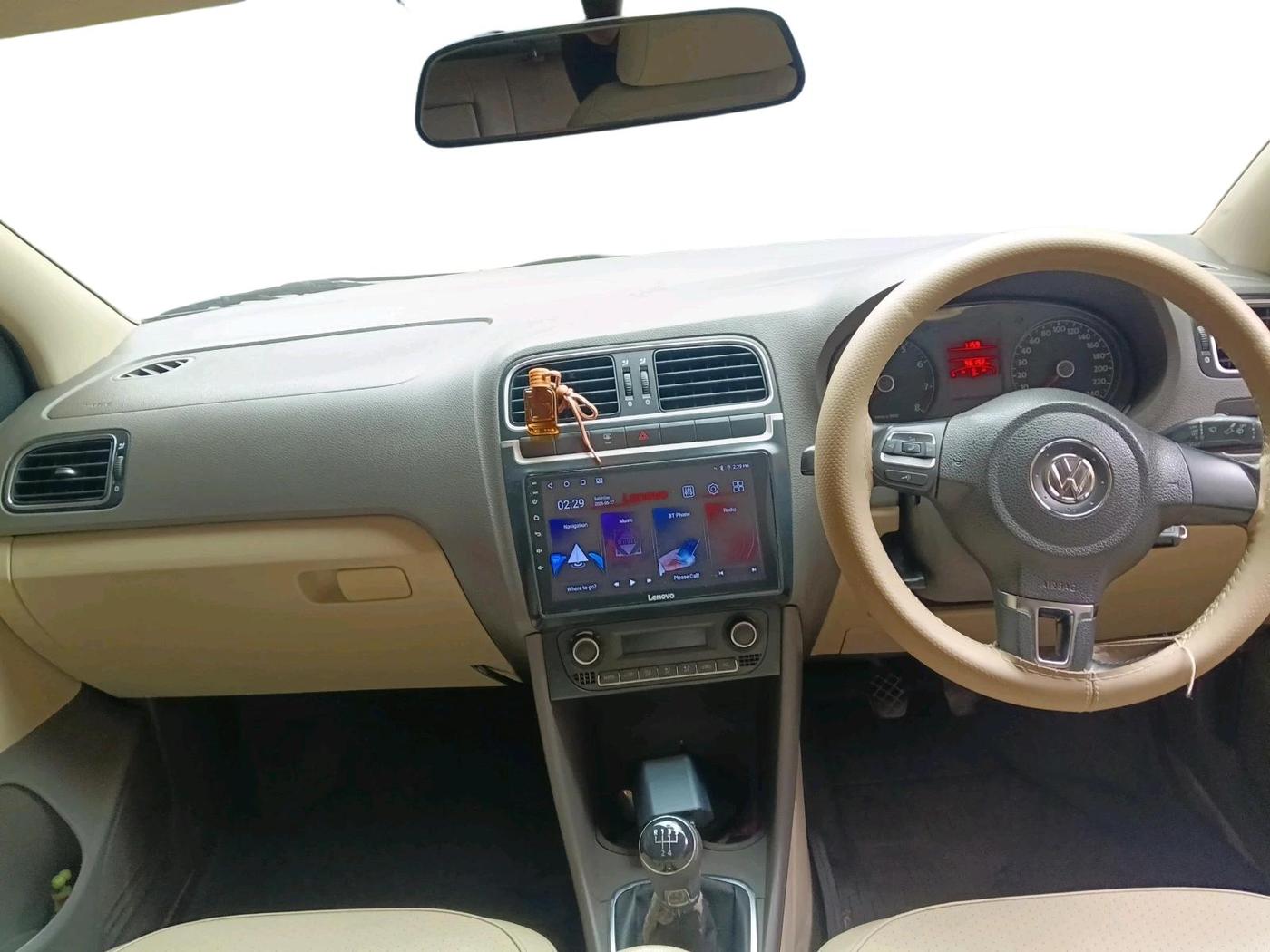 2014 Volkswagen Vento HIGHLINE 1.6 MPI, Petrol, Manual, 96,192 km, interior
