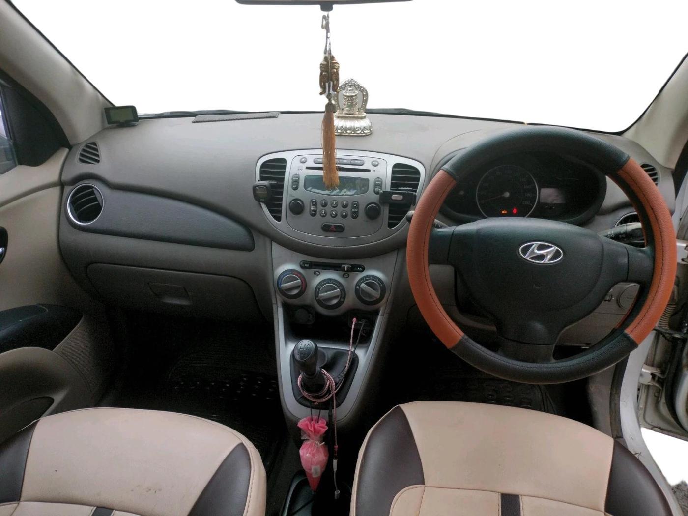 2011 Hyundai i10 SPORTZ 1.2, Petrol, Manual, 68,224 km, interior