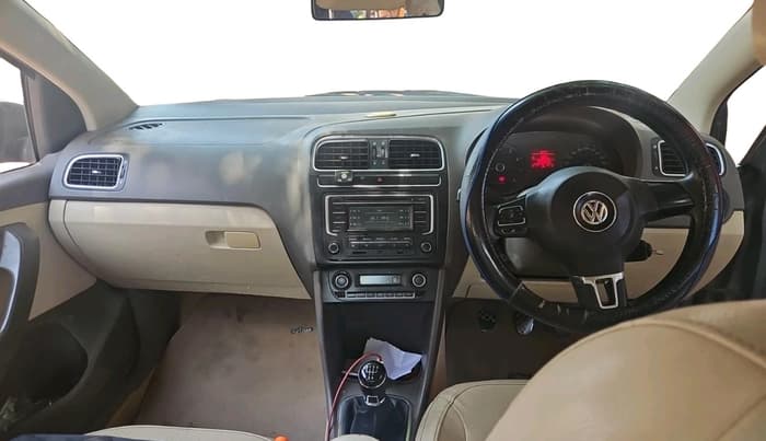 2014 Volkswagen Vento HIGHLINE 1.6 MPI, Petrol, Manual, 1,95,281 km, interior