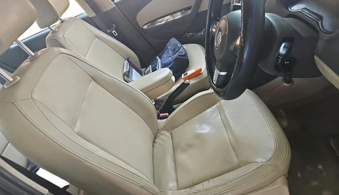 2014 Volkswagen Vento HIGHLINE 1.6 MPI, Petrol, Manual, 1,95,281 km, interior