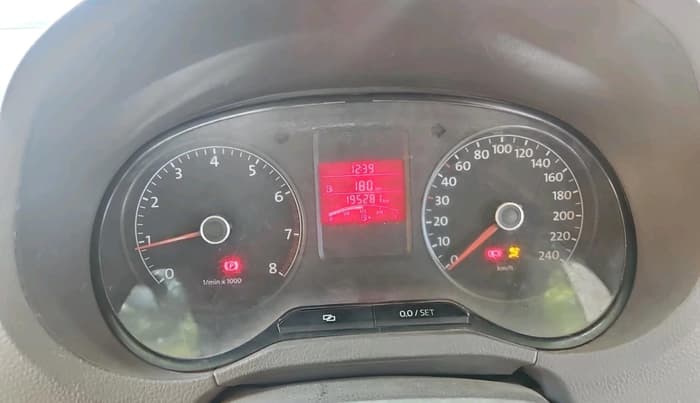 2014 Volkswagen Vento HIGHLINE 1.6 MPI, Petrol, Manual, 1,95,281 km, interior