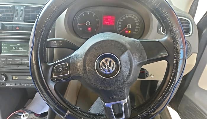 2014 Volkswagen Vento HIGHLINE 1.6 MPI, Petrol, Manual, 1,95,281 km, interior