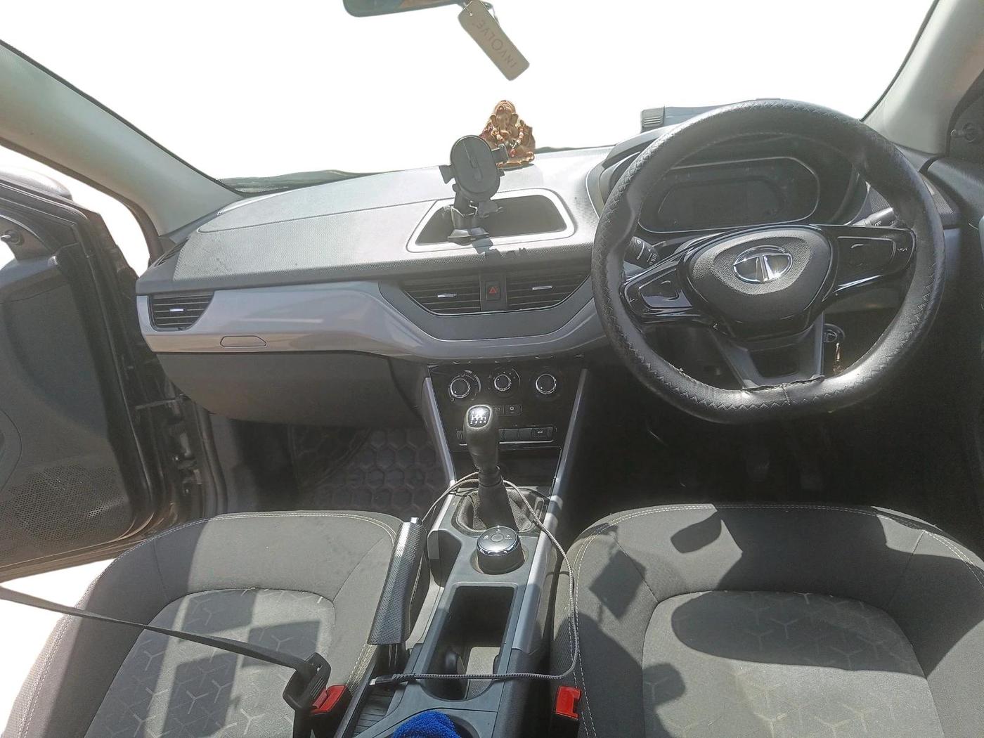 2023 Tata NEXON XE PETROL, Petrol, Manual, 39,975 km, interior