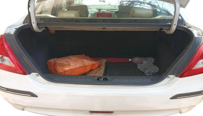 2014 Maruti Swift Dzire VXI, Petrol, Manual, 97,971 km, exterior