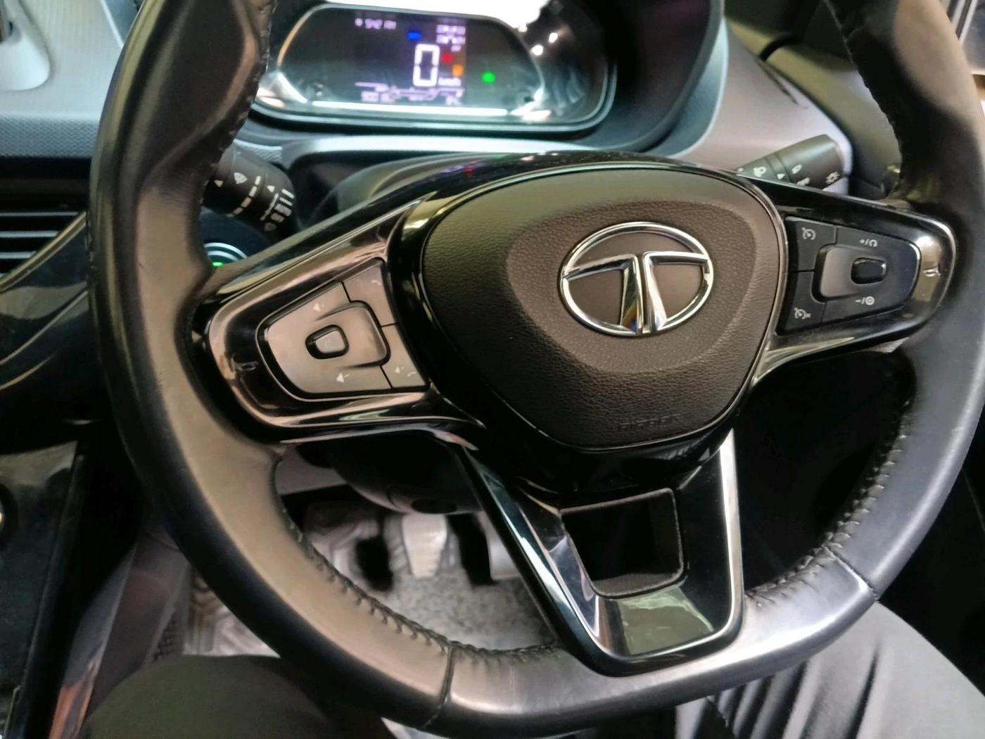 2022 Tata NEXON XZ PLUS (HS) DIESEL DARK EDITION, Diesel, Manual, 90,018 km, interior