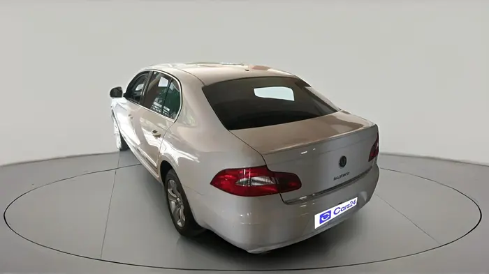 2012 Skoda Superb AMBITION 2.0 TDI CR AT, Diesel, Automatic, 1,05,179 km, exterior