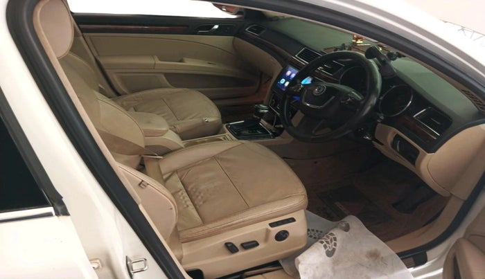 2012 Skoda Superb AMBITION 2.0 TDI CR AT, Diesel, Automatic, 1,05,179 km, interior