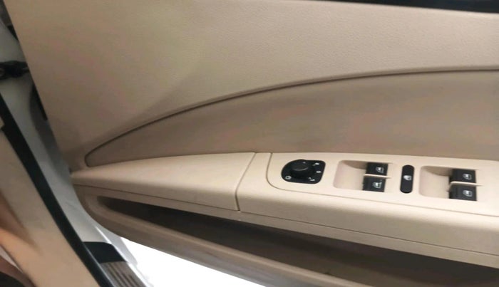 2012 Skoda Superb AMBITION 2.0 TDI CR AT, Diesel, Automatic, 1,05,179 km, interior