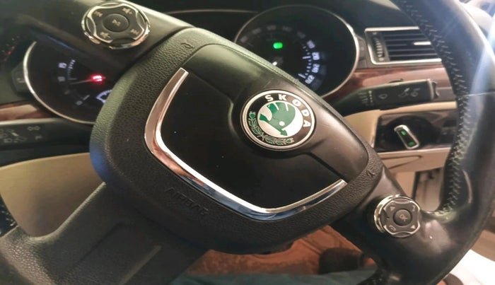 2012 Skoda Superb AMBITION 2.0 TDI CR AT, Diesel, Automatic, 1,05,179 km, interior