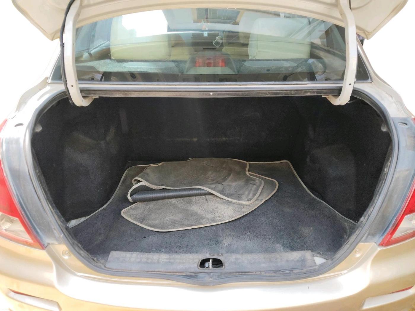 2011 Maruti Swift Dzire VXI, Petrol, Manual, 75,872 km, exterior