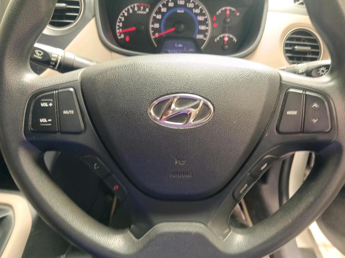 2017 Hyundai Grand i10 SPORTZ 1.2 KAPPA VTVT, Petrol, Manual, 74,741 km, interior